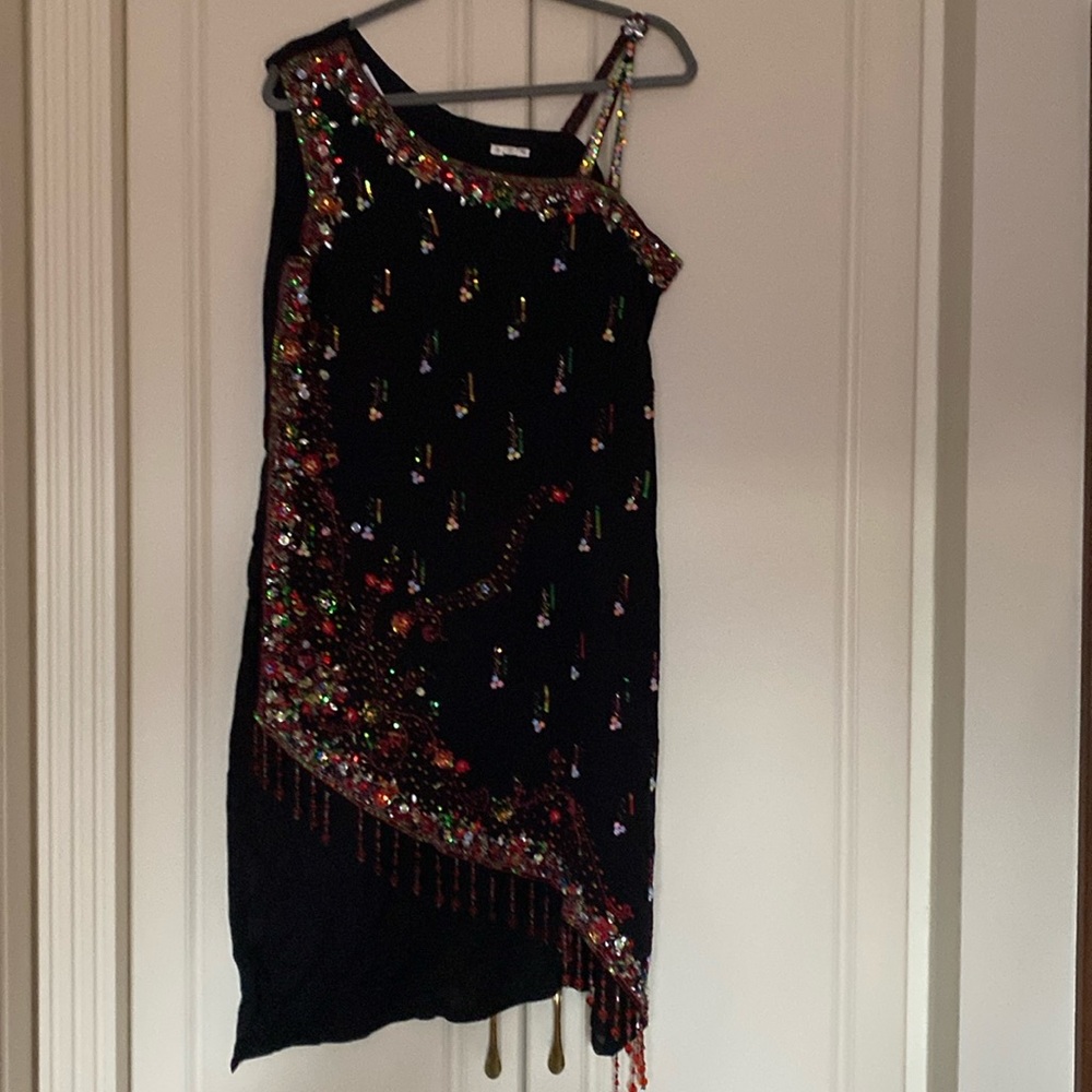 BNWT INDIAN DESIGNER DRESS WITH PANTS SIZE XL .